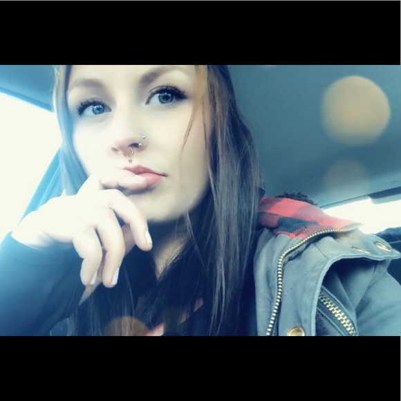 Meet your Posher, Charlotte - Picture 3 of 8